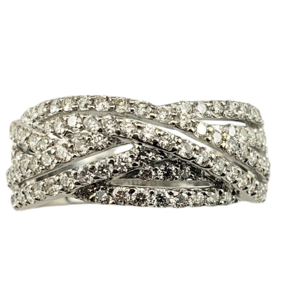 18 Karat White Gold and Diamond Ring Size 8.5#18861